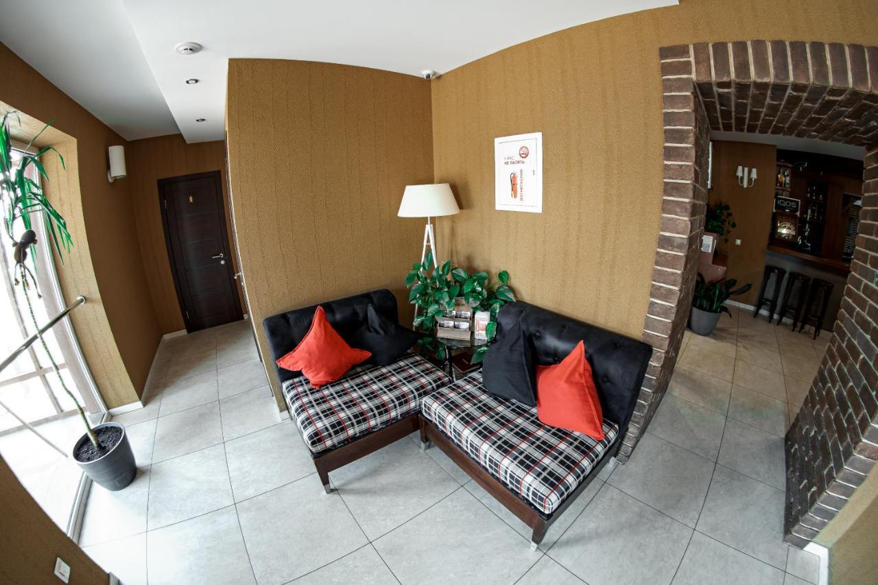 Kolobok Hotel Kniahynynok Buitenkant foto