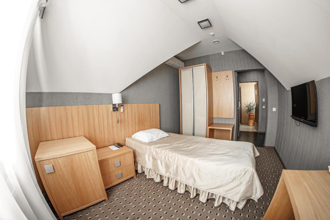 Kolobok Hotel Kniahynynok Buitenkant foto