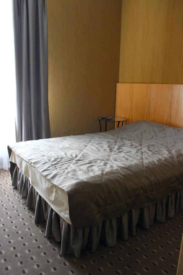Kolobok Hotel Kniahynynok Buitenkant foto
