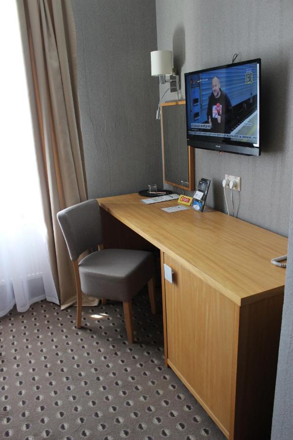 Kolobok Hotel Kniahynynok Buitenkant foto