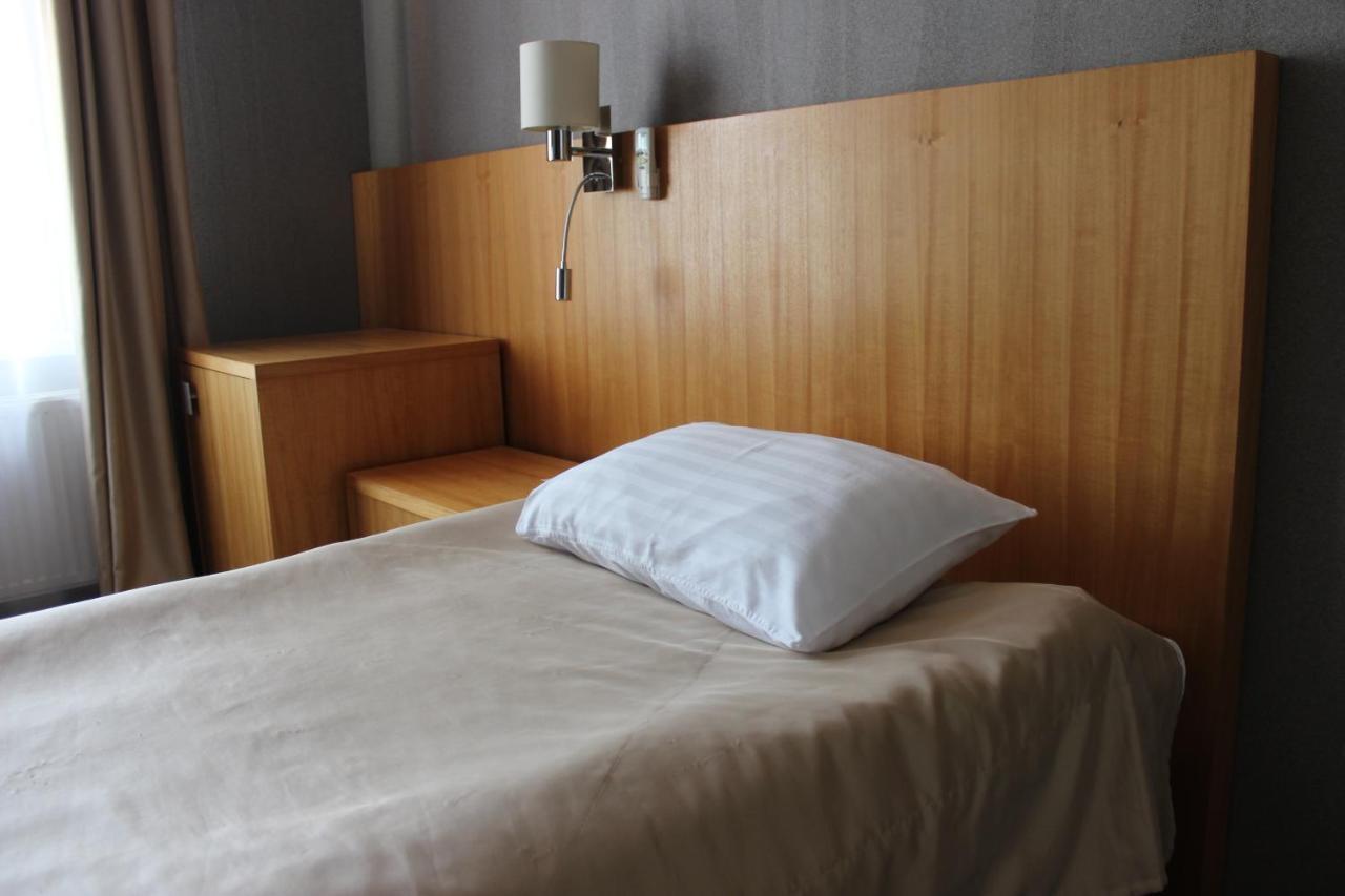 Kolobok Hotel Kniahynynok Buitenkant foto